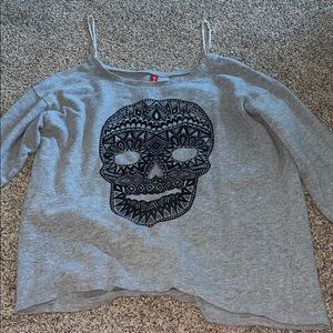 grey skeleton tee